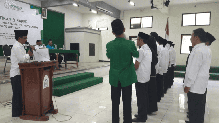 PENGURUS IKARIMY SAH DILANTIK, LANGSUNG RAPAT KERJA